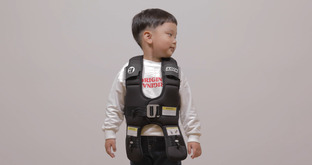 차량용 유아용 휴대용 하네스 조끼형 카시트(Infant Portable Harness Vest-Type Car Seat for Vehicles)